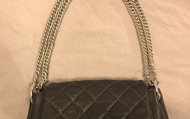 Chanel - Accordion chain Crossbody bag