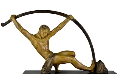 Demetre H. Chiparus - Sculpture, Art Deco atletische man L'age du bronze L. 89 cm. H. - 53.5 cm - Marble, metal - 1930