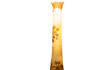 ÉTABLISSEMENTS GALLÉ Important vase à col évasé et base renflée en verre multicouche à décor...