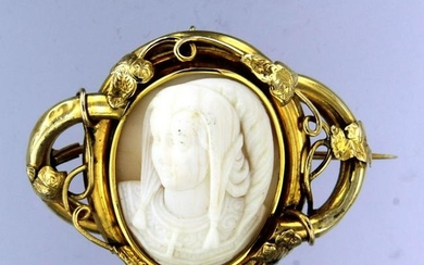 Early 19th century cameo brooch