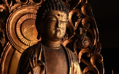 Figure (1) - Gold, Wood - Large and impressive Buddha Amida - Japan - Early Edo period