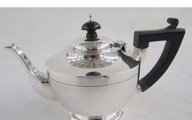 George V silver part tea-service, comprising: a teapot with ...