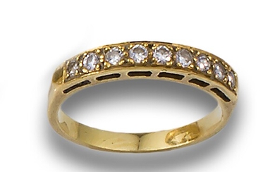 HALF WEDDING RING IN YELLOW GOLD AND DIAMONDS