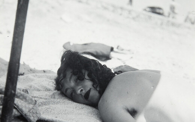 Henriette Theodora Markovitch, dite Dora MAAR 1907 - 1997 Nusch Éluard sur la plage - Antibes, été 1937