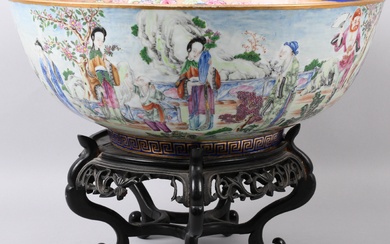 LARGE CHINESE EXPORT FAMILLE ROSE PUNCH BOWL, 18TH CENTURY Height: 6 in. (15.2 cm.), Diameter: 14 in. (35.6 cm.)
