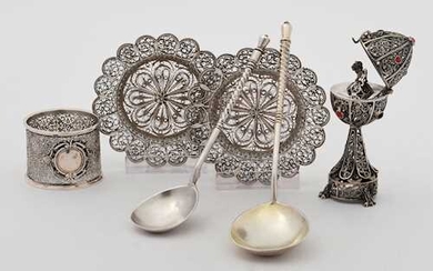 LOT COMPRISING TWO SMALL FILIGREE PLATES, A FILIGREE NAPKIN RING, A FILIGREE BESAMIM (SPICE TOWER), AND TWO SPOONS