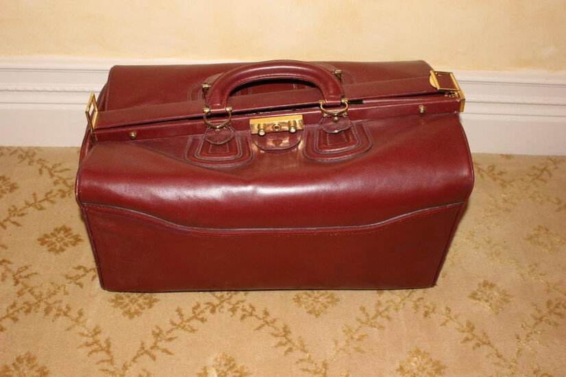 Le Must De Cartier Leather Bag