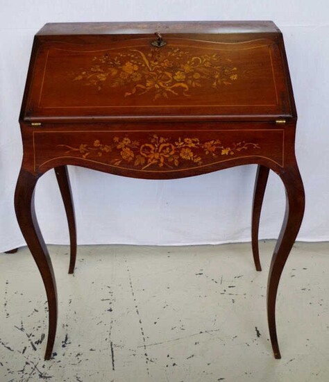 Louis XV style ladies desk with marquetry inlay, 72cm...