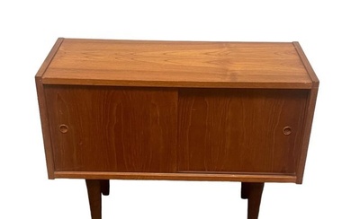 Mid-Century Modern small teak sidboard console 1960's