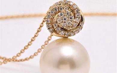 NO RESERVE PRICE - 14 kt. Yellow Gold - 12.4mm Golden South Sea Pearl - Necklace with pendant - 0.18 ct