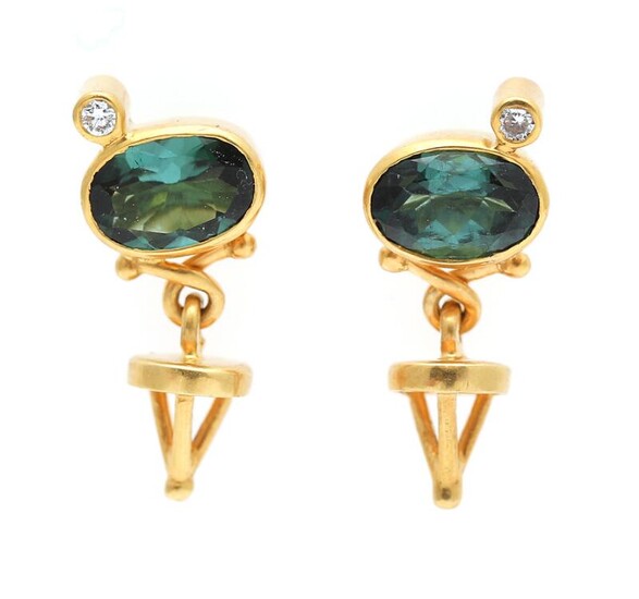 SOLD. Natascha Trolle: A pair of ear pendants each set with an oval-cut tourmaline and a diamond, mounted in 18k gold. L. ca. 15 mm. (2) – Bruun Rasmussen Auctioneers of Fine Art