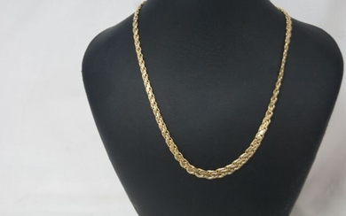Necklace in 18 kt yellow gold. Weight 13, 84 g.Open length 40 cm.
