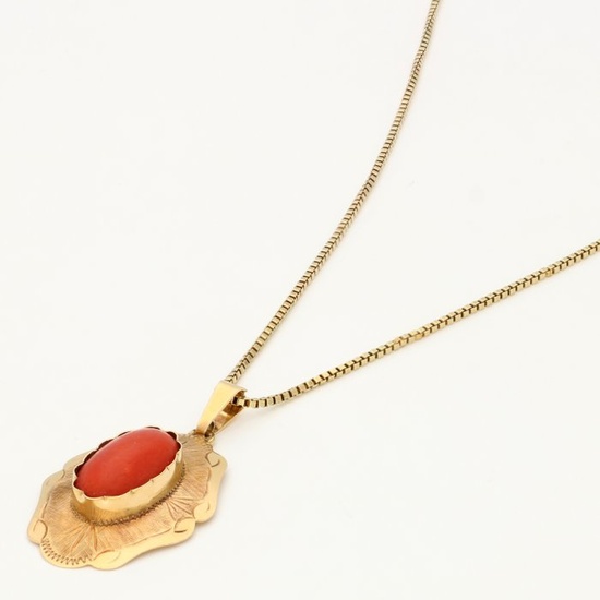 No Reserve - 14 kt. Gold - Necklace with pendant Blood Coral