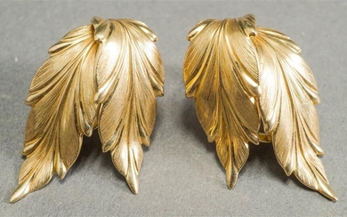 Pair Grosse German 14-Karat Yellow-Gold 'Leaf' Clip-Back Earrings, 6.3 dwt., L: 1-1/4 in