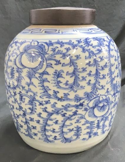 Porcelain Chinese Celadon Blue Ginger Jar w Lid