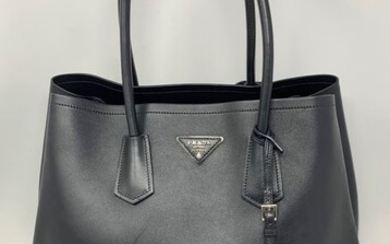 Prada - Double extra large Shoulder bag