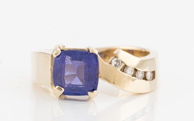 Ring, 14K gold with tanzanite and small brilliant-cut diamonds