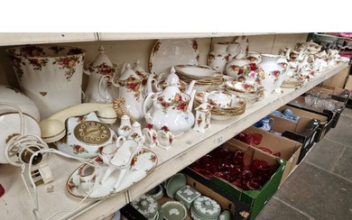 Royal Albert Old Country Roses - approx. 160 pieces inc. lam...
