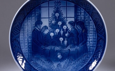 Royal Copenhagen Porcelain Christmas 1983 Plate