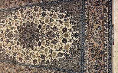 Semi Antique Hand Woven Wool&Silk Esfahan 7.1x5.10