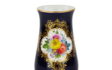 Small vase from the Meissen porcelain manufactory.