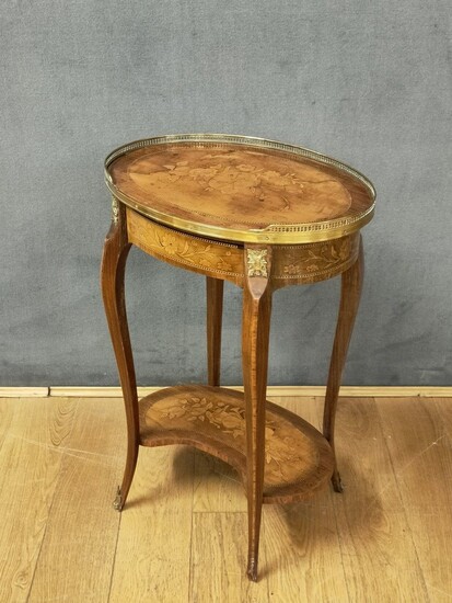 TABLE CHIFFONNIERE de forme tambour de Style Transition Louis XV-Louis XVI - Milieu du XXème...
