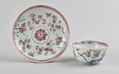 Tea bowl - DECORATED IN THE FAMILLE ROSE PALETTE WITH FLOWERS AND BIRDS - Porcelain