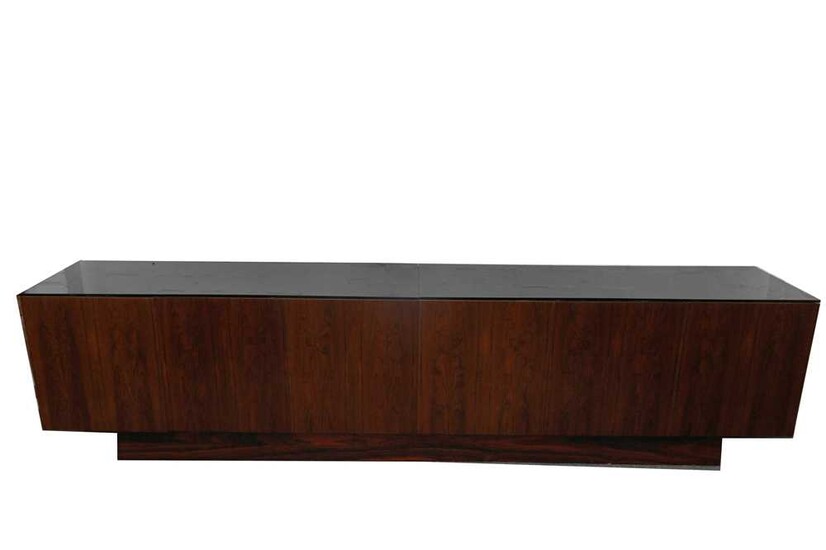 UNKNOWN: A LARGE MID CENTURY STYLE INDIAN ROSEWOOD VENEER CREDENZA, CIRCA 2000S