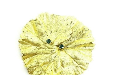 VINTAGE 1970's 22K Hummered Yellow Gold Sapphire Flower