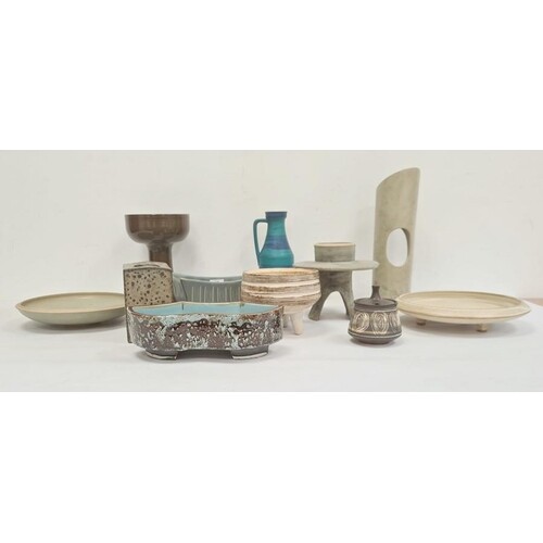 Various pieces 20th century studio pottery to include Frank ...