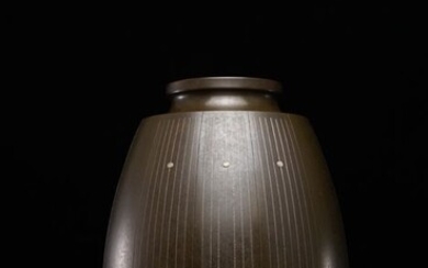 Vase (1) - Bronze - Arisu Mitsuo“有栖美津雄”（B1937） - Bronze vase - signature log box - top representative of a famous artist - Japan - Shōwa period (1926-1989)