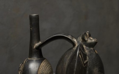 Vase sifflet à décor de chauve-souris Il… Calendrier Art Précolombien - Art d’Asie - Nouvelle… Lot n° 27
