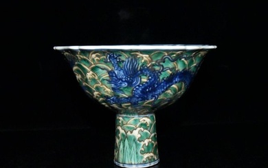 Xuande blue and white green and sea water dragon pattern melon-edge tall bowls in the Ming Dynasty