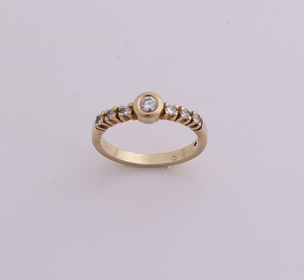 Yellow gold ring, 585/000, with diamond. With diamond