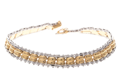A Lady's Italian Bracelet in 14K Gold
