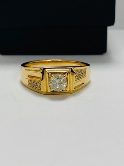 14ct Yellow Gold Diamond gents ring featuring centre,...