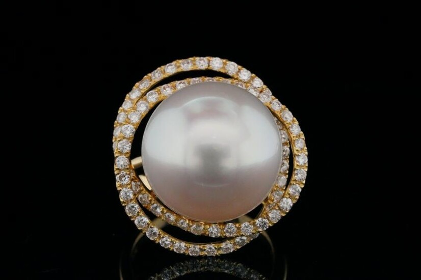 16mm South Sea Pearl, 1.00ctw Diamond and 18K Ring