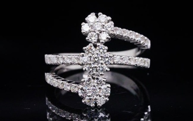 18K White Gold and 0.85ctw SI1-SI2/G-H Diamond Ring