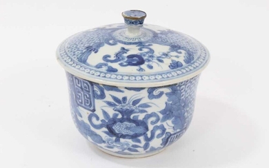 19th century Chinese blue and white covered bowl