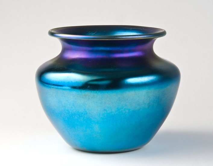 21128: A Tiffany Studios-Style Favrile Glass Vase Marks