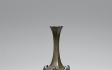 A bronze vase. Late 19th century
