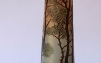 LEGRAS (1839 1916). Vase de forme tronconique à dé…