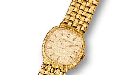 Vacheron & Constantin. An 18K gold lady's bracelet watch