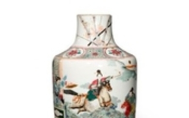A CHINESE FAMILLE ROSE VASE 19TH CENTURY Brightly …