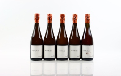 5 bouteilles de CHAMPAGNE "Bistrotage" Extra Brut dont un rosé par Françoise MARTINOT. Étiquettes :...