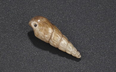 A SMALL BROWN AND BEIGE JADE SHELL-FORM PENDANT, SONG DYNASTY OR LATER