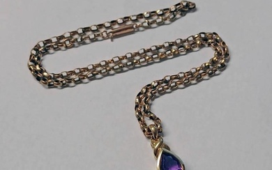 9CT GOLD AMETHYST SET PENDANT ON A 9CT GOLD CHAIN - 5.0 G