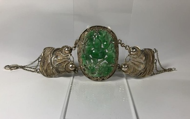 A CHINESE QING DYNASTY STERLING SILVER FILIGREE AND JADEITE BRACELET
