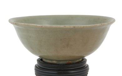 A Chinese longquan celadon bowl