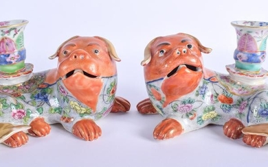 A GOOD PAIR OF EARLY 19TH CENTURY CHINESE FAMILLE ROSE